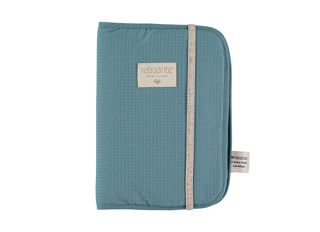 poema-health-booklet-protege-carnet-de-sante-funda-carnet-magic-green-honeycomb-nobodinoz-1